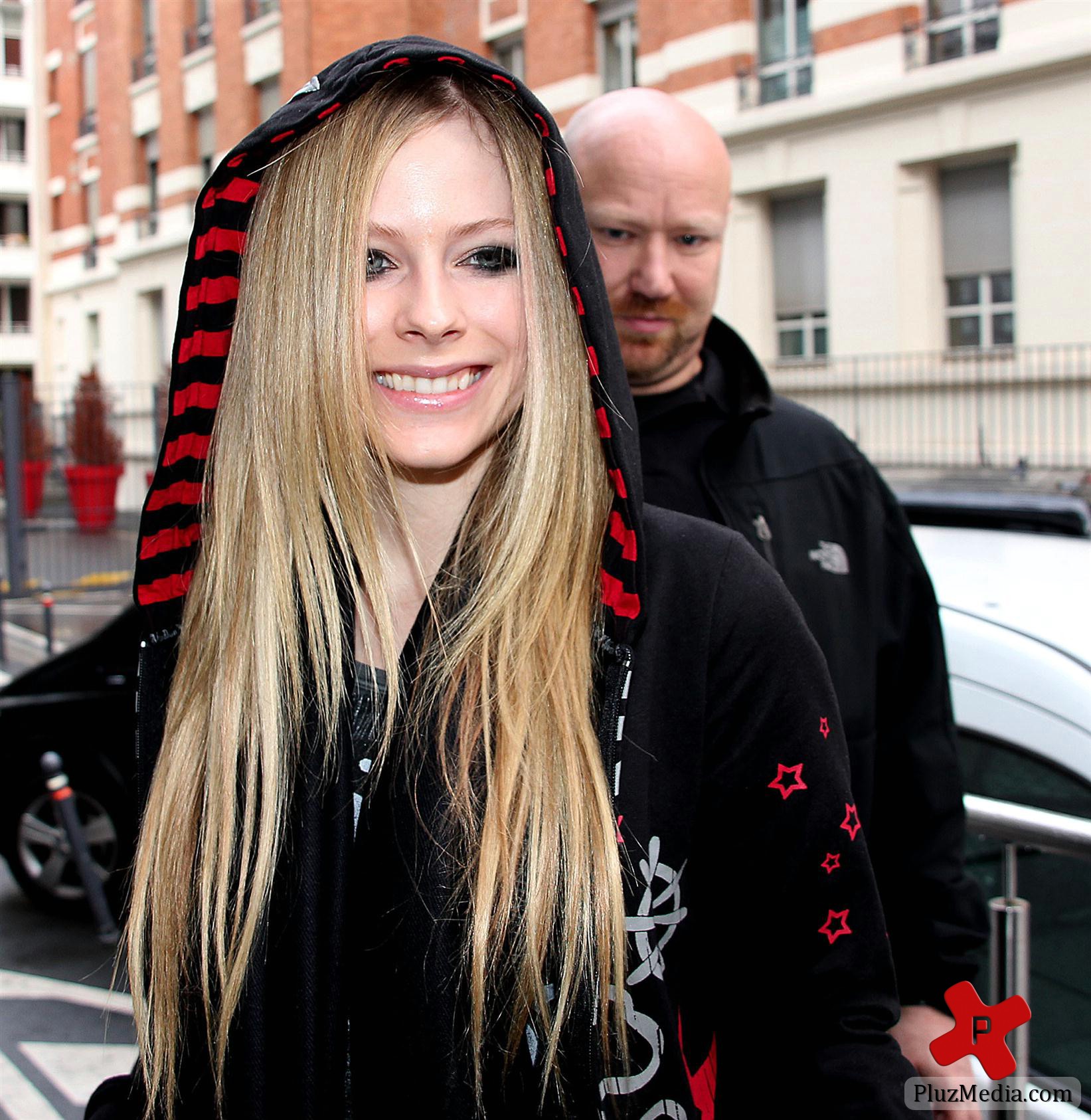 Avril Lavigne outside NRJ Radio Studios photos | Picture 77960